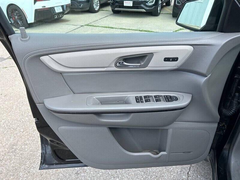 used 2016 Chevrolet Traverse car, priced at $11,995