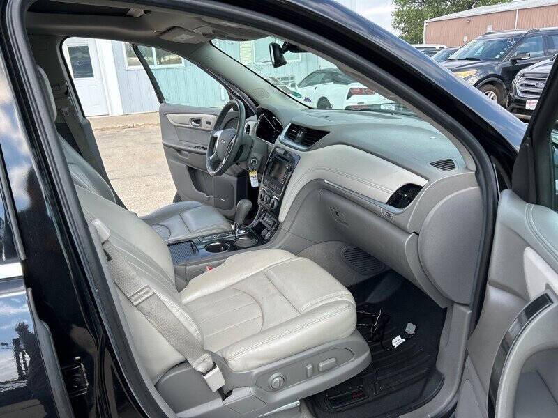 used 2016 Chevrolet Traverse car, priced at $11,995
