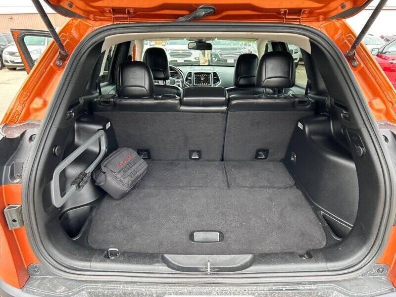 used 2016 Jeep Cherokee car, priced at $10,995