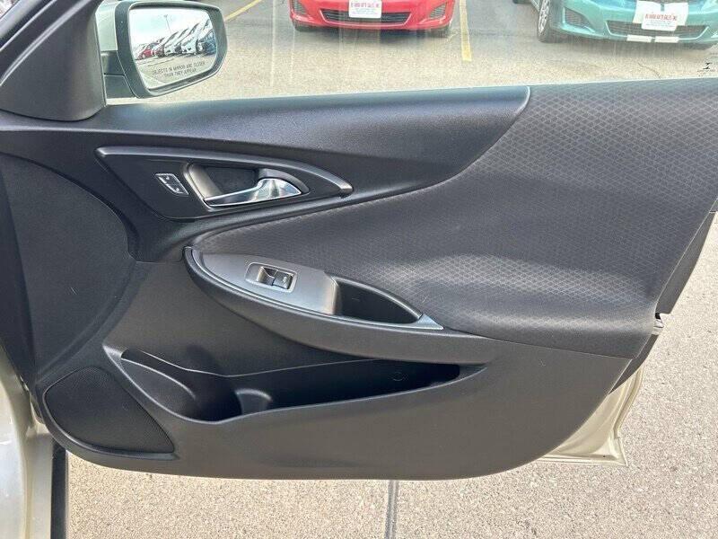 used 2016 Chevrolet Malibu car, priced at $9,900