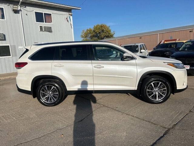 used 2019 Toyota Highlander car, priced at $26,995