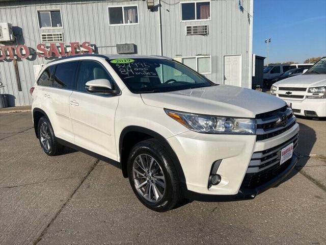 used 2019 Toyota Highlander car, priced at $26,995