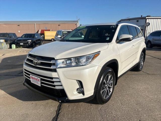 used 2019 Toyota Highlander car, priced at $26,995