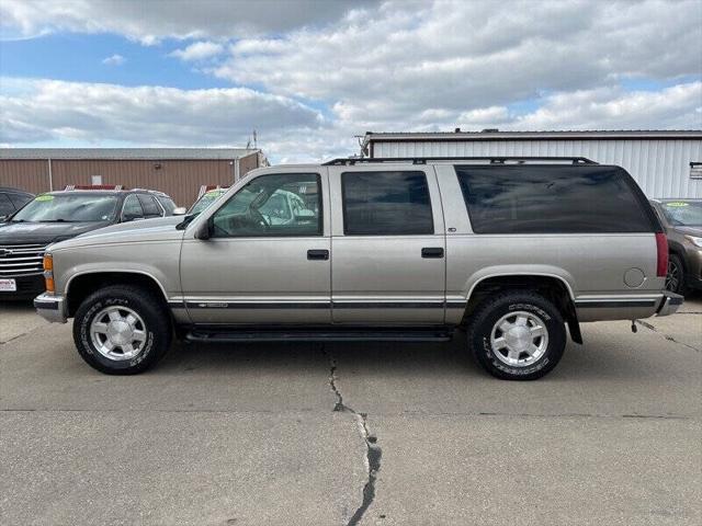 used 1999 Chevrolet Suburban car, priced at $10,900