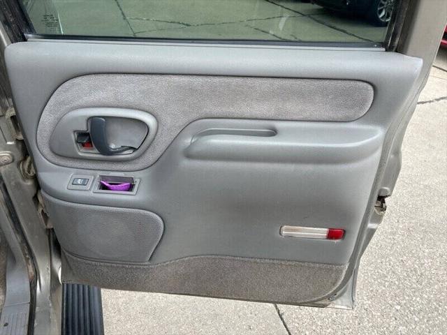 used 1999 Chevrolet Suburban car, priced at $10,900