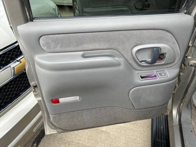 used 1999 Chevrolet Suburban car, priced at $10,900