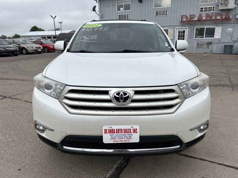 used 2011 Toyota Highlander car, priced at $10,995