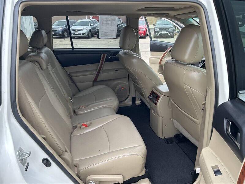 used 2011 Toyota Highlander car, priced at $10,995