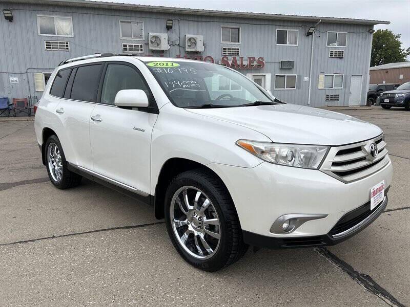 used 2011 Toyota Highlander car, priced at $10,995
