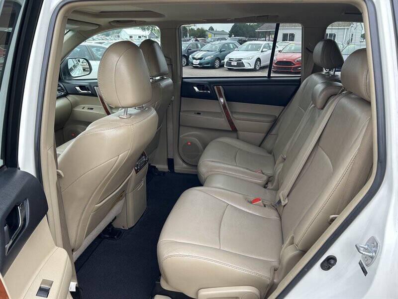 used 2011 Toyota Highlander car, priced at $10,995
