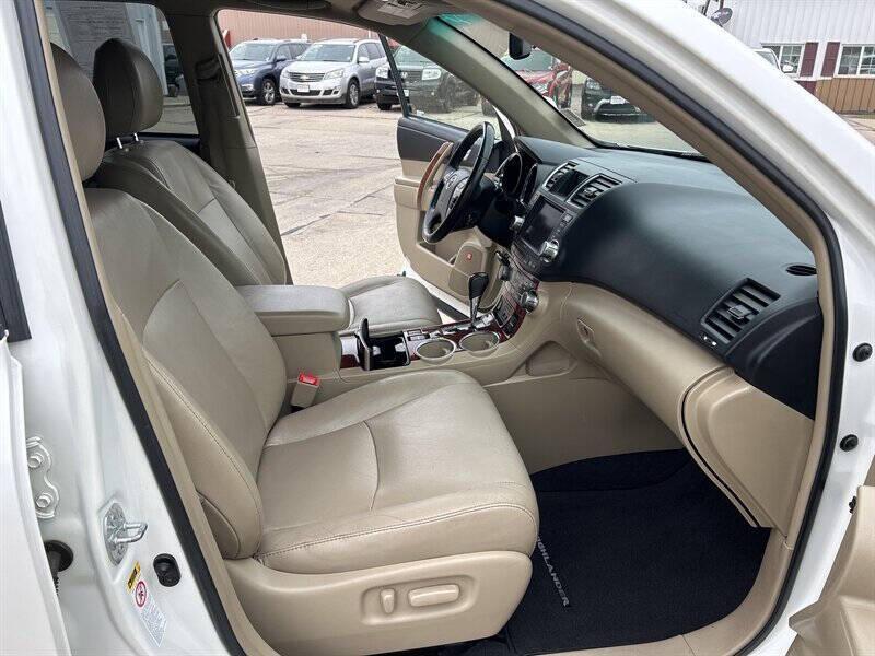 used 2011 Toyota Highlander car, priced at $10,995