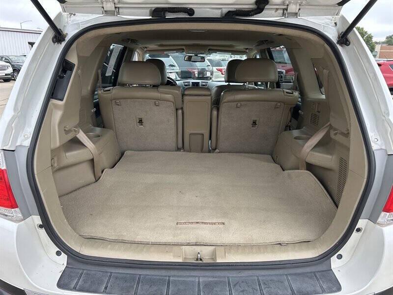 used 2011 Toyota Highlander car, priced at $10,995