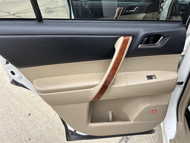 used 2011 Toyota Highlander car, priced at $10,995