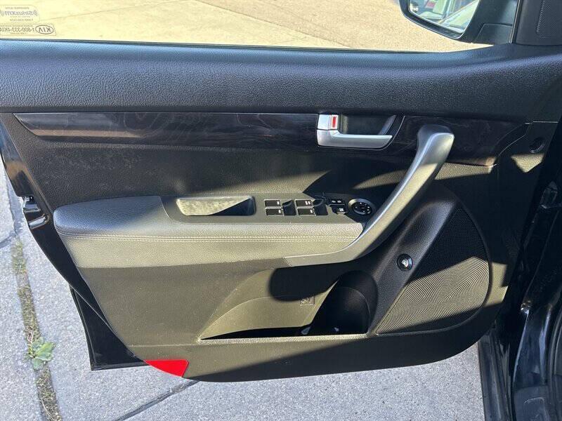 used 2014 Kia Sorento car, priced at $6,900