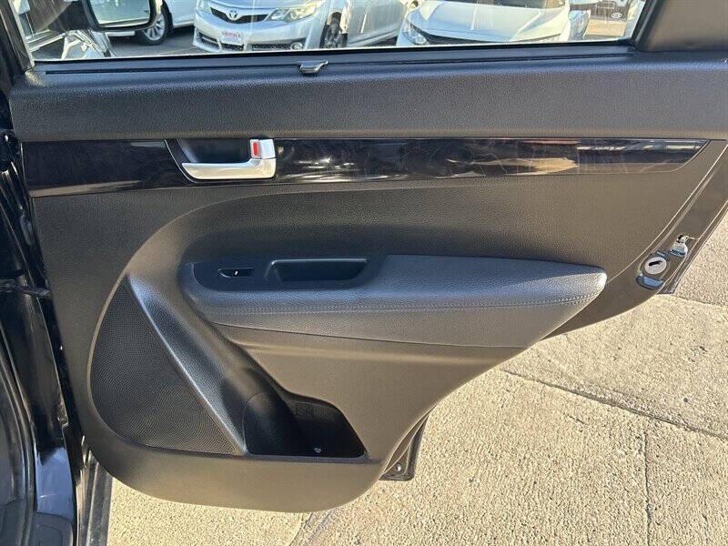 used 2014 Kia Sorento car, priced at $6,900