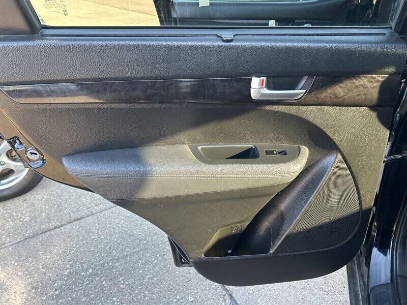 used 2014 Kia Sorento car, priced at $6,900