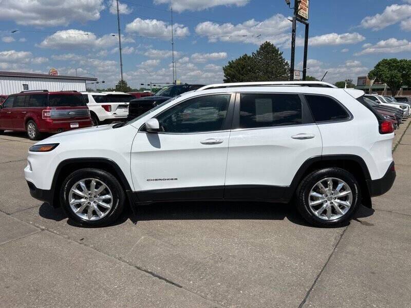 used 2014 Jeep Cherokee car, priced at $8,900