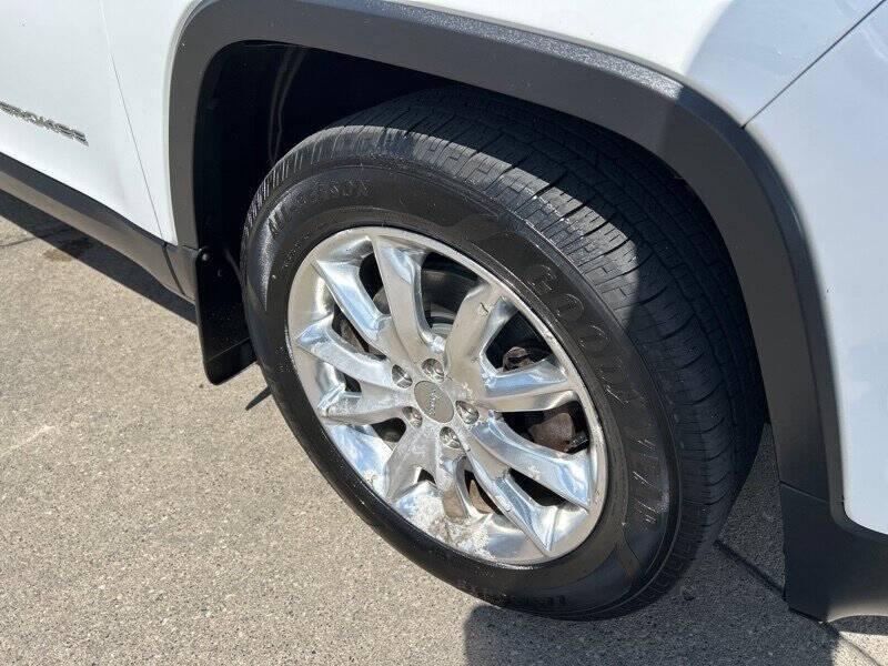 used 2014 Jeep Cherokee car, priced at $8,900