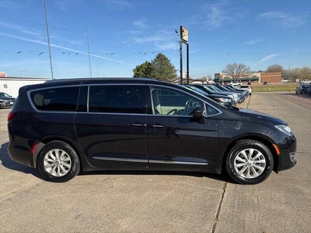 used 2019 Chrysler Pacifica car, priced at $14,995