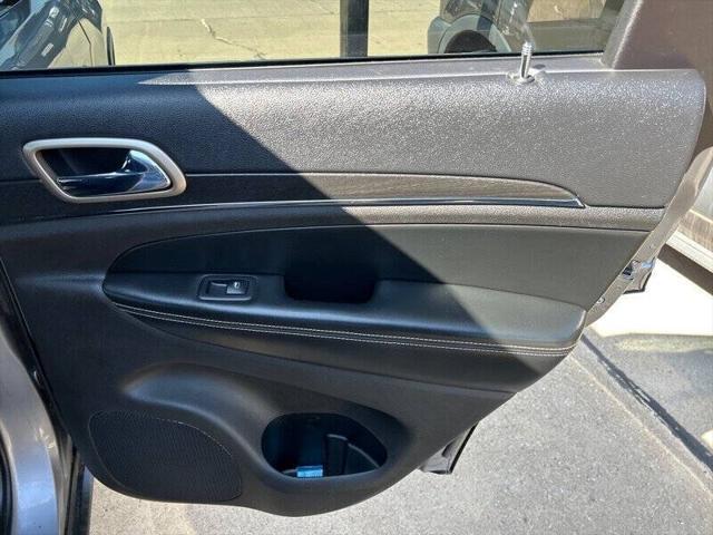 used 2015 Jeep Grand Cherokee car, priced at $14,995