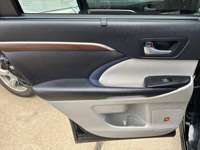 used 2016 Toyota Highlander car, priced at $16,995