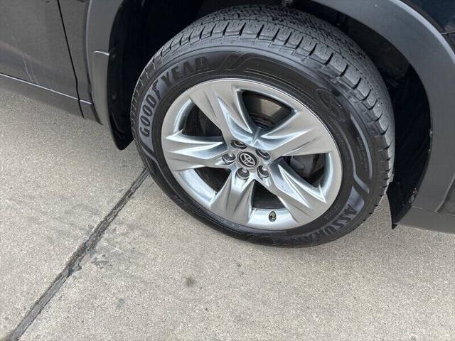 used 2016 Toyota Highlander car, priced at $16,995