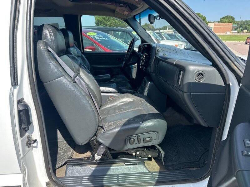 used 2000 Chevrolet Silverado 1500 car, priced at $4,500
