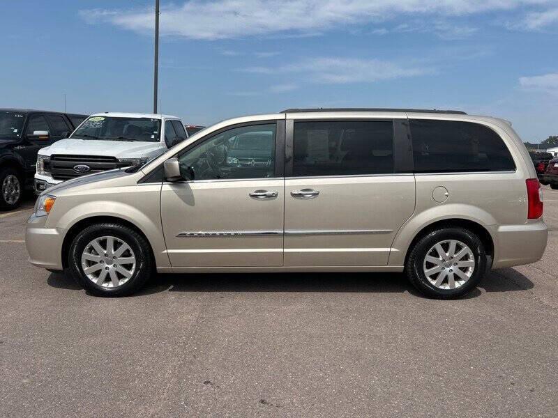 used 2015 Chrysler Town & Country car, priced at $8,995