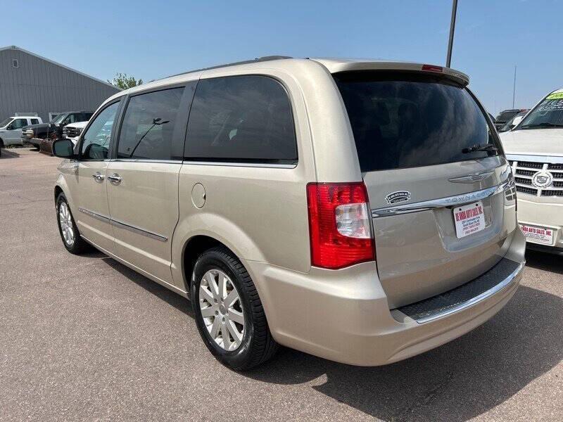 used 2015 Chrysler Town & Country car, priced at $8,995