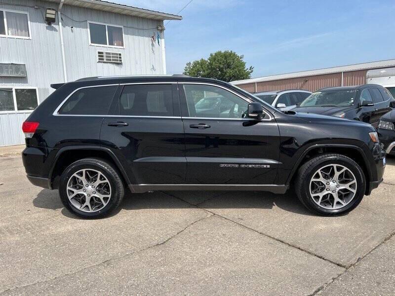 used 2018 Jeep Grand Cherokee car, priced at $20,995