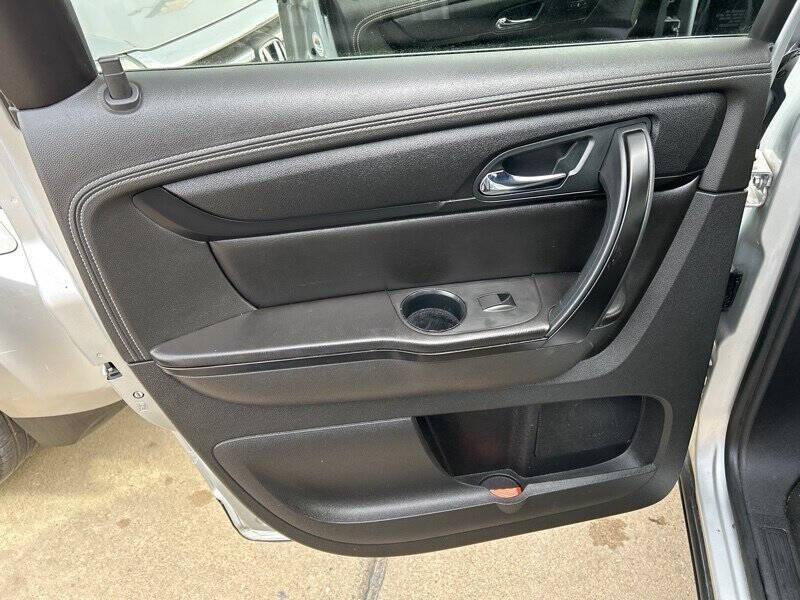 used 2016 Chevrolet Traverse car, priced at $10,995