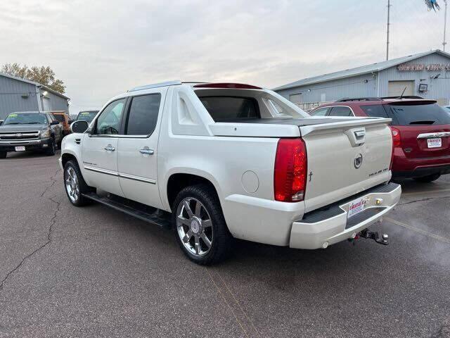 used 2008 Cadillac Escalade EXT car, priced at $12,500