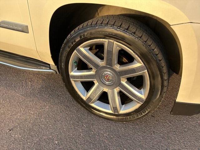 used 2015 Cadillac Escalade car, priced at $23,900