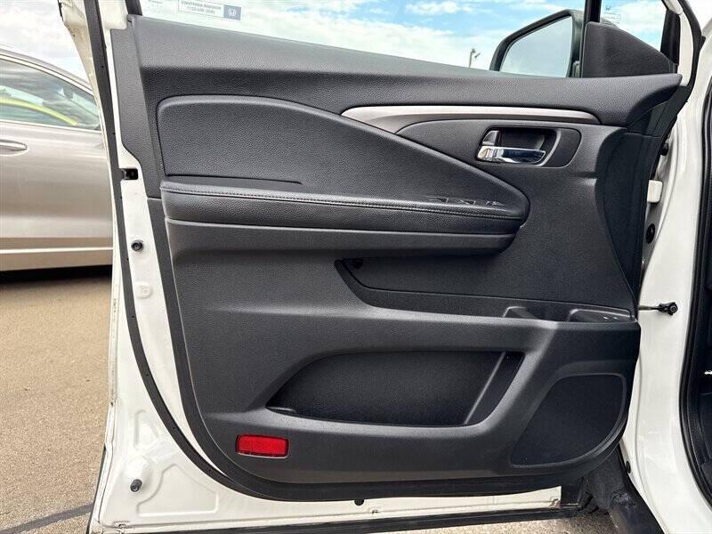 used 2017 Honda Pilot car, priced at $18,995