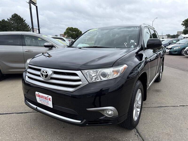 used 2012 Toyota Highlander car, priced at $12,995