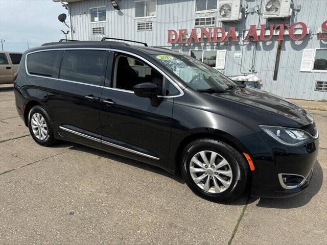 used 2017 Chrysler Pacifica car, priced at $11,995