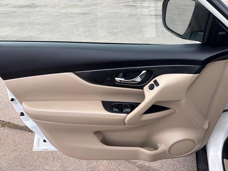 used 2014 Nissan Rogue car, priced at $10,995