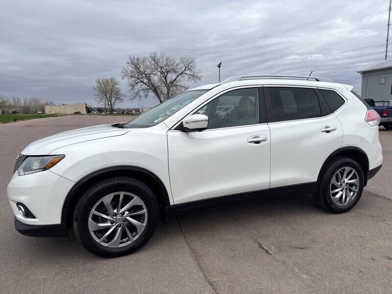 used 2014 Nissan Rogue car, priced at $10,995