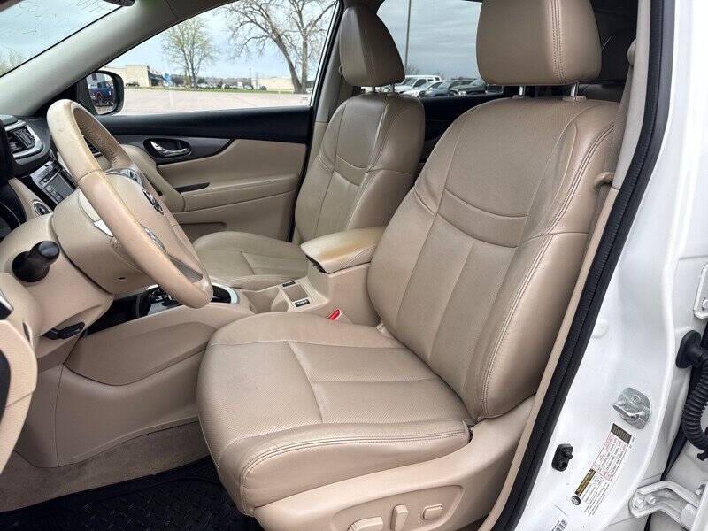 used 2014 Nissan Rogue car, priced at $10,995