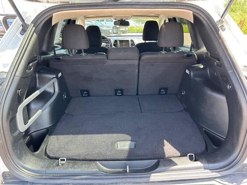 used 2016 Jeep Cherokee car, priced at $12,900