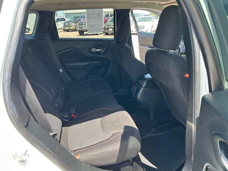 used 2016 Jeep Cherokee car, priced at $12,900
