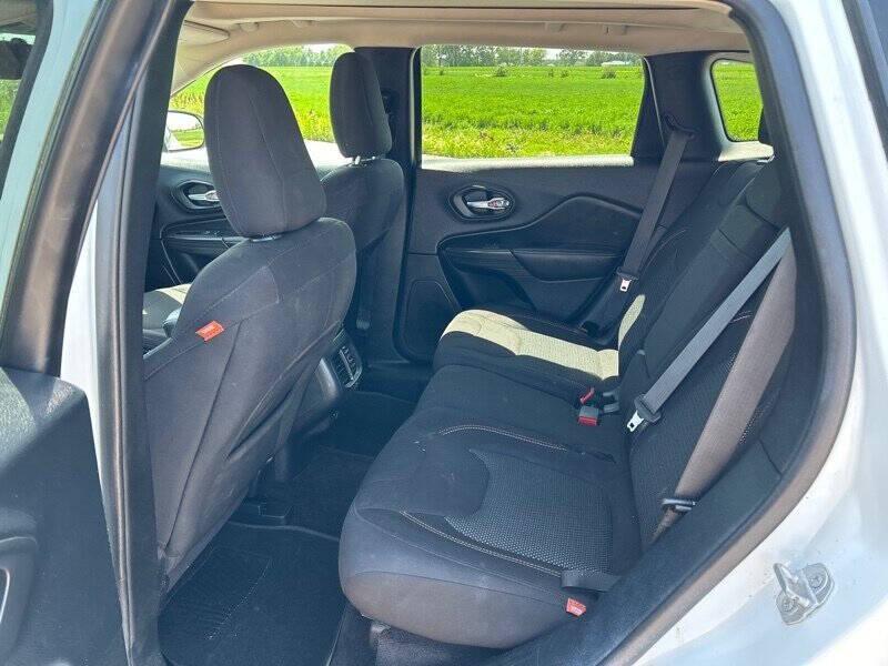 used 2016 Jeep Cherokee car, priced at $12,900