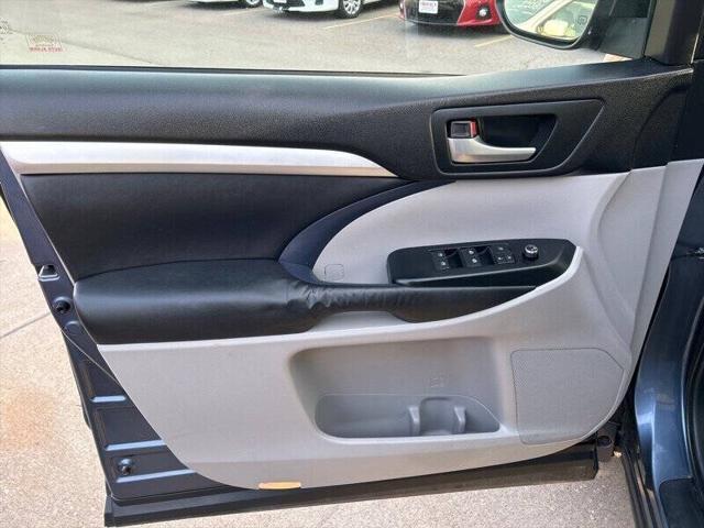 used 2015 Toyota Highlander car, priced at $18,995