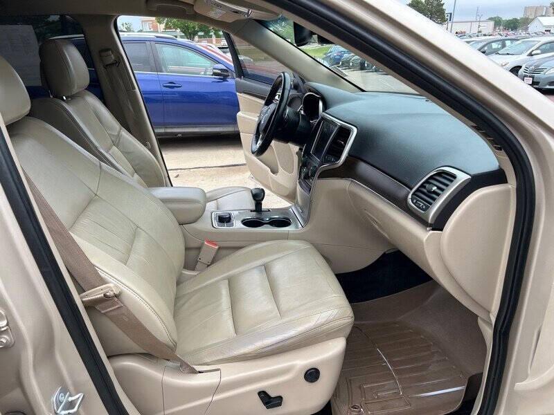 used 2015 Jeep Grand Cherokee car, priced at $13,995