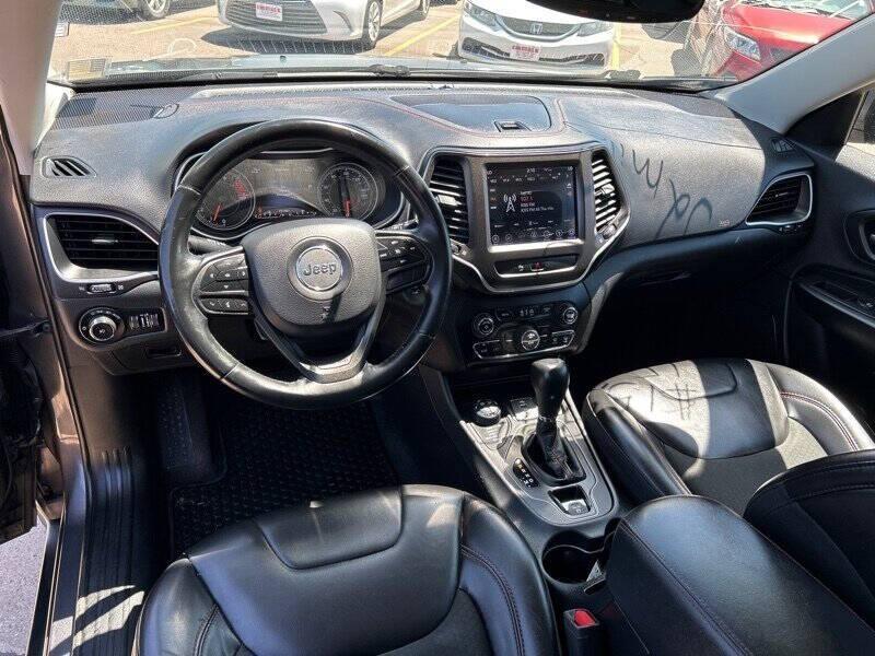 used 2019 Jeep Cherokee car, priced at $15,995