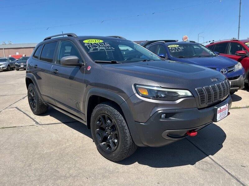 used 2019 Jeep Cherokee car, priced at $15,995