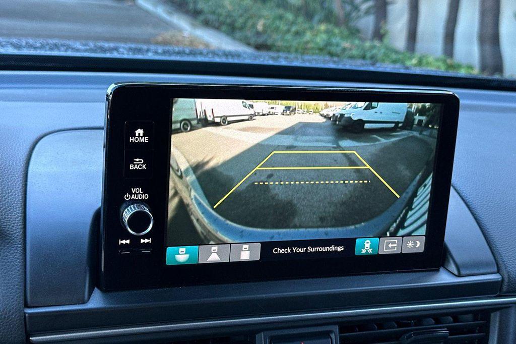 used 2025 Honda Pilot car, priced at $39,892