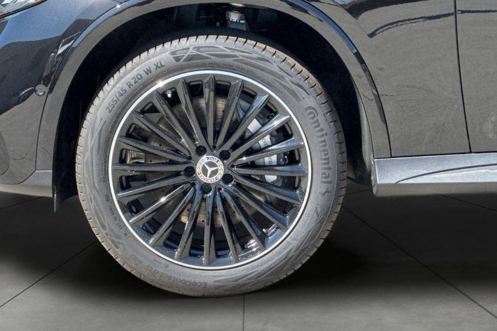 new 2025 Mercedes-Benz GLC 300 car, priced at $57,725