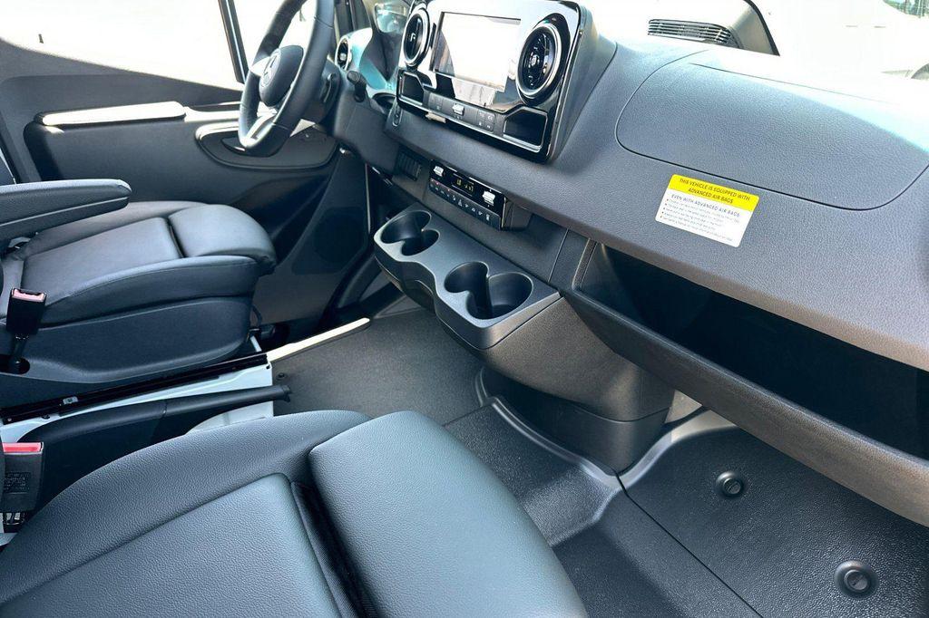 new 2025 Mercedes-Benz Sprinter 2500 car, priced at $77,086