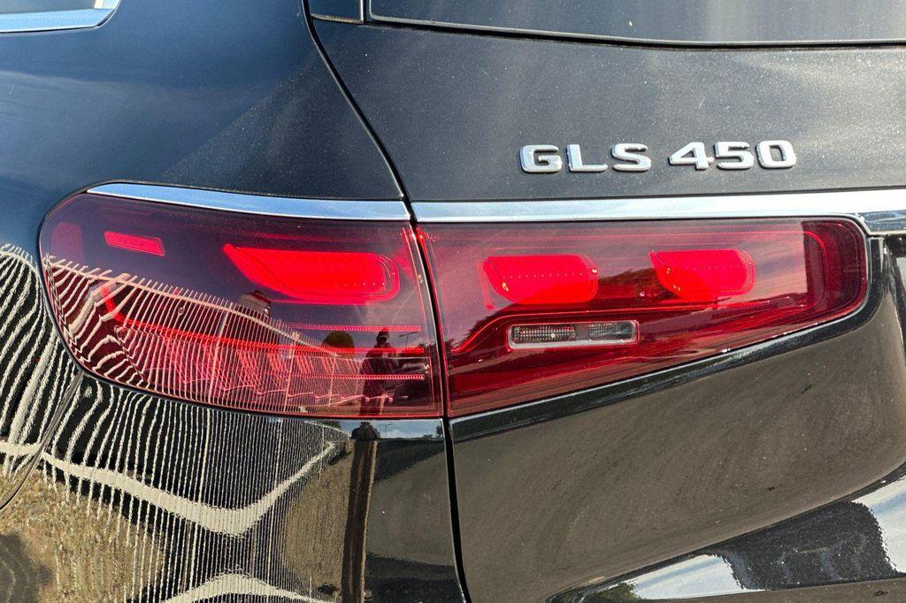 new 2025 Mercedes-Benz GLS 450 car, priced at $85,373